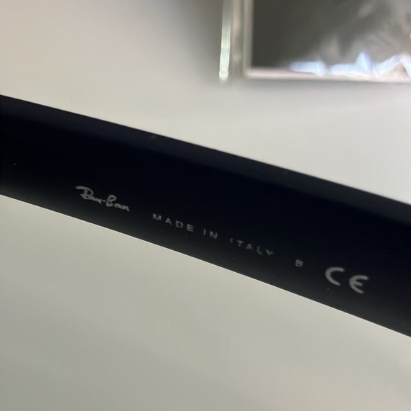 Ray-Ban Folding Wayfer Gradient Sunglasses - Picture 7 of 8